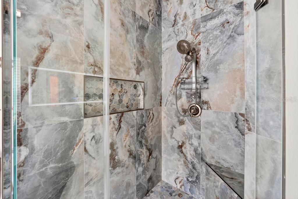 Image 53 of property listing at 5477 GLEN OAK PLACE, Sanford, FL 32771