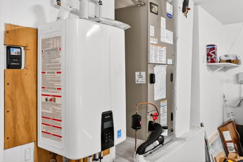 Image 76 of property listing at 5477 GLEN OAK PLACE, Sanford, FL 32771