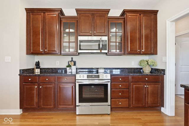 10852 Fairwoods Drive, Fishers, IN 46037