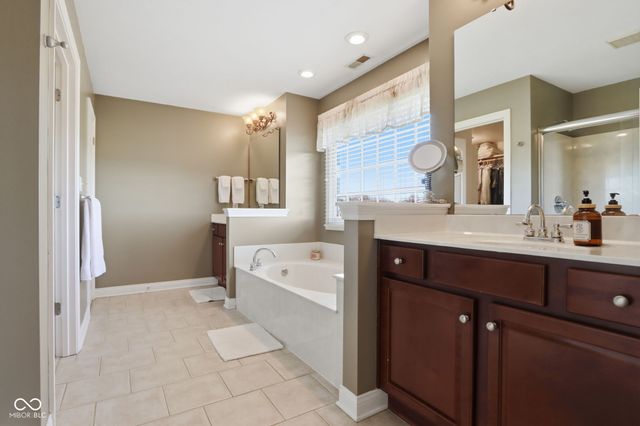 10852 Fairwoods Drive, Fishers, IN 46037