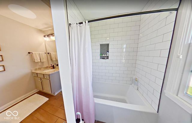 10852 Fairwoods Drive, Fishers, IN 46037