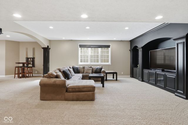 10852 Fairwoods Drive, Fishers, IN 46037