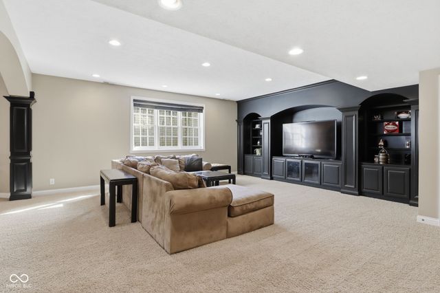 10852 Fairwoods Drive, Fishers, IN 46037