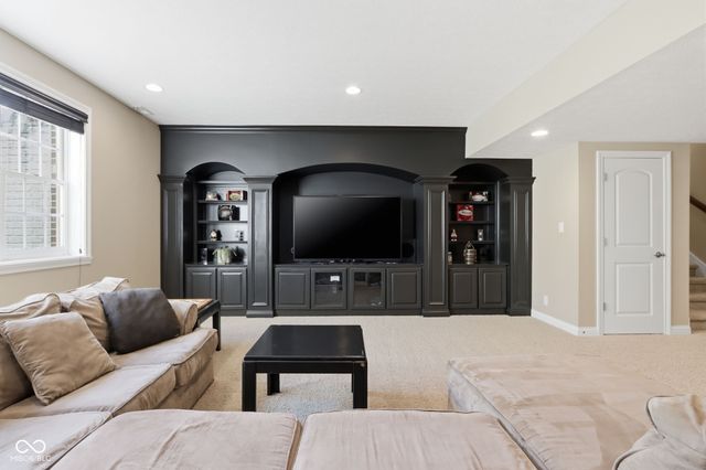 10852 Fairwoods Drive, Fishers, IN 46037