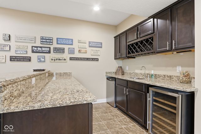 10852 Fairwoods Drive, Fishers, IN 46037