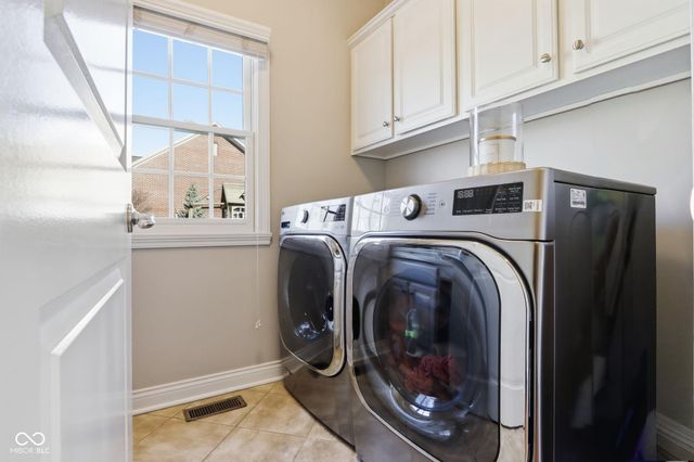 10852 Fairwoods Drive, Fishers, IN 46037