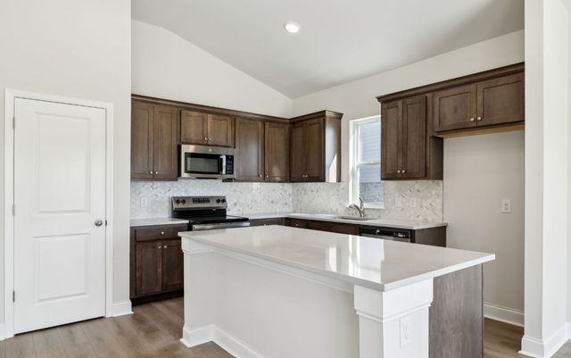 455 Stardust Dr, Lebanon, TN 37087