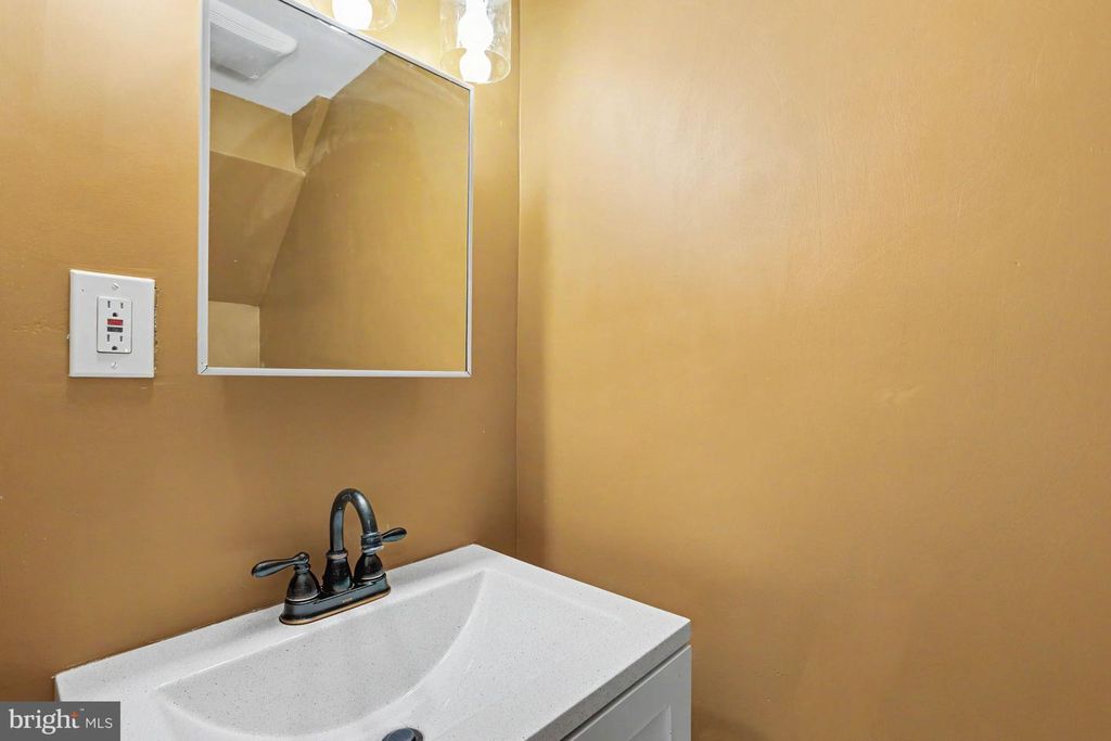 Image 5 of property listing at 7945 EASTDALE RD, Baltimore, MD 21224