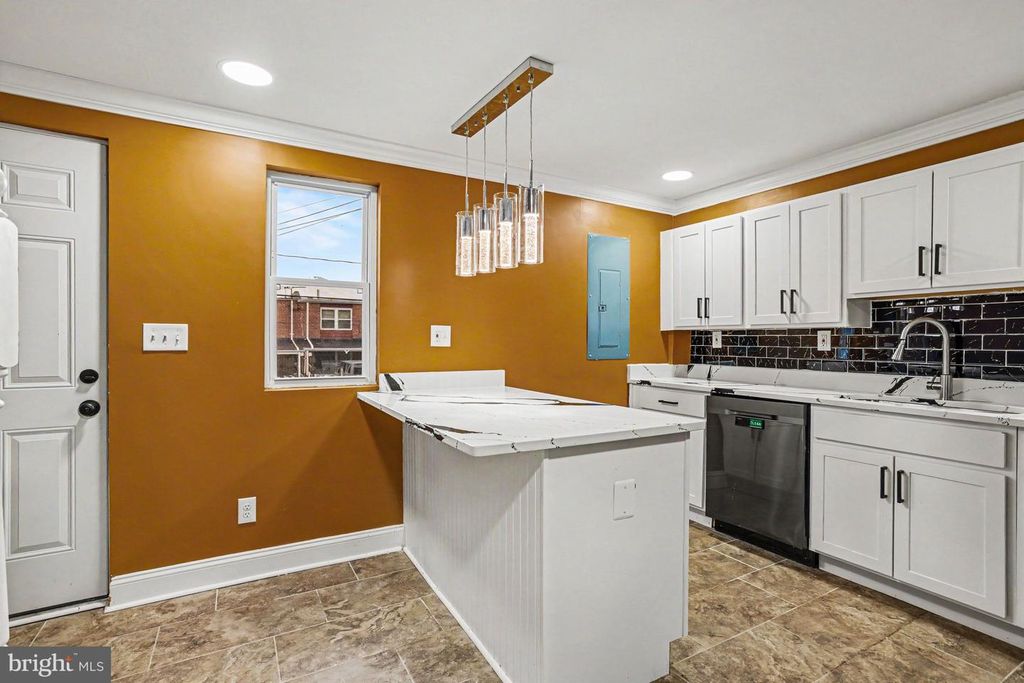 Image 6 of property listing at 7945 EASTDALE RD, Baltimore, MD 21224