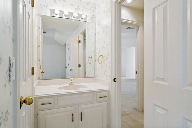 807 Ridgedale Court, Southlake, TX 76092
