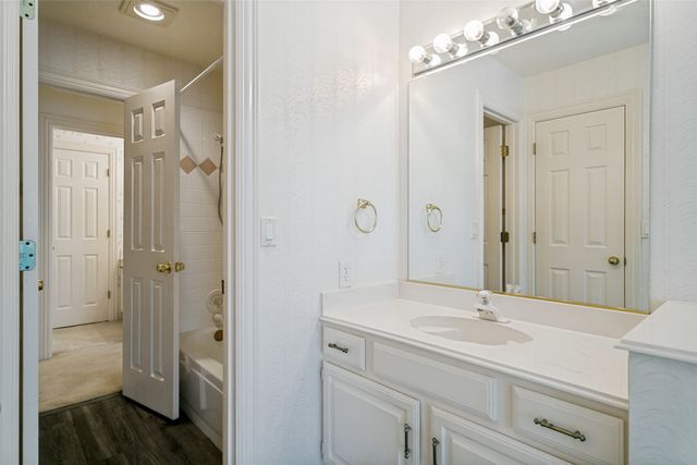 807 Ridgedale Court, Southlake, TX 76092