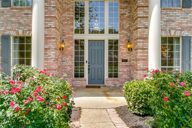 807 Ridgedale Court, Southlake, TX 76092