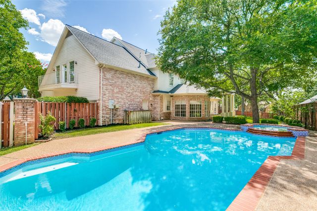 807 Ridgedale Court, Southlake, TX 76092