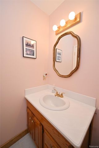 5104 Prentis Drive, Troy, MI 48085