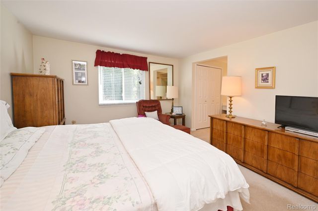 5104 Prentis Drive, Troy, MI 48085
