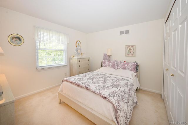 5104 Prentis Drive, Troy, MI 48085