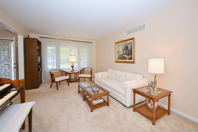 5104 Prentis Drive, Troy, MI 48085