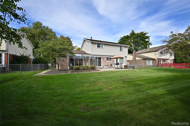 5104 Prentis Drive, Troy, MI 48085