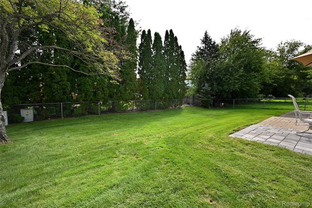 5104 Prentis Drive, Troy, MI 48085