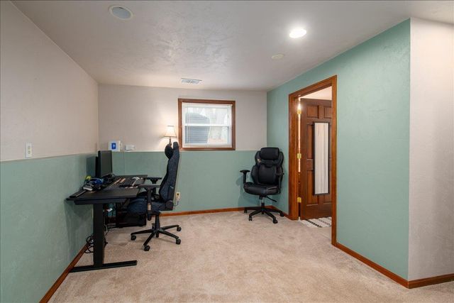 1058 TULLAR ROAD, Neenah, WI 54956