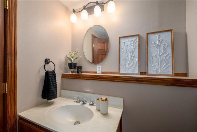 1058 TULLAR ROAD, Neenah, WI 54956