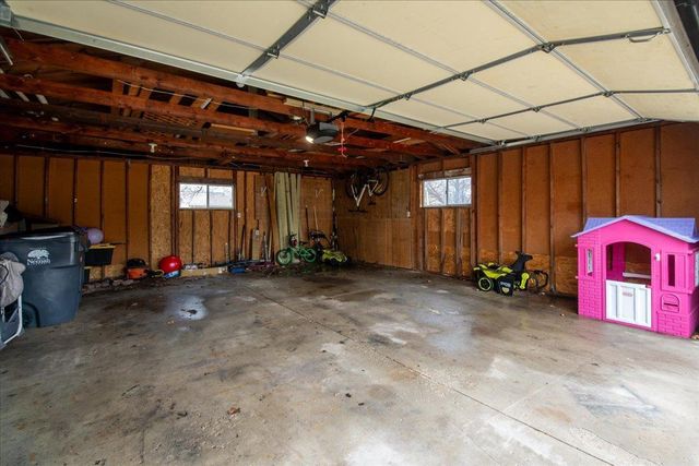 1058 TULLAR ROAD, Neenah, WI 54956