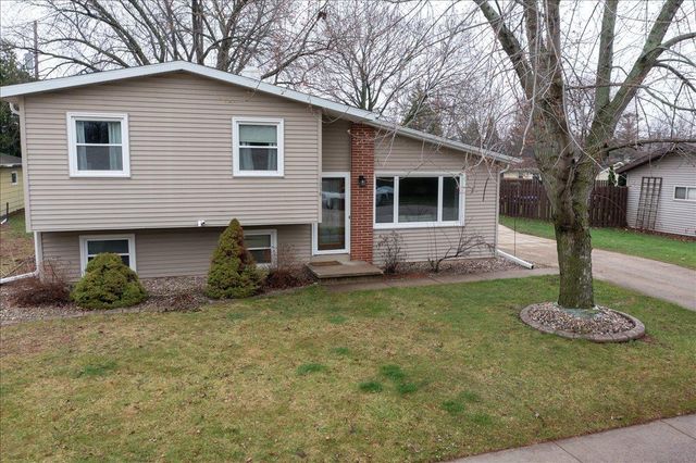 1058 TULLAR ROAD, Neenah, WI 54956