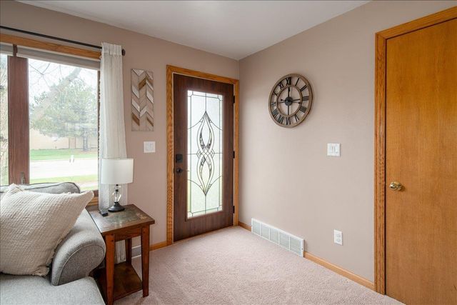 1058 TULLAR ROAD, Neenah, WI 54956
