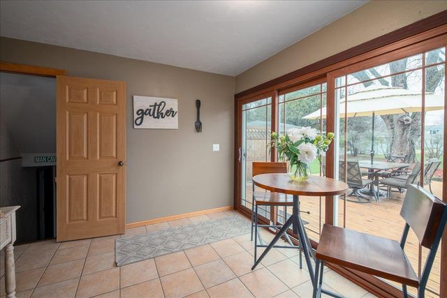 1058 TULLAR ROAD, Neenah, WI 54956