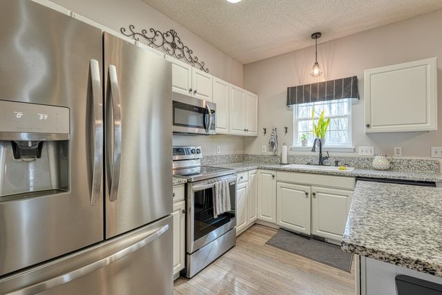 372 Annabel Drive, Boiling Springs, SC 29316