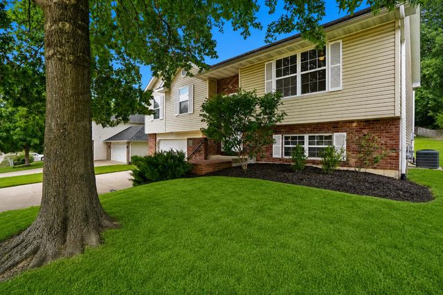 2403 UMC DR, Columbia, MO 65201