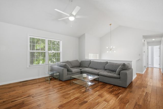 2403 UMC DR, Columbia, MO 65201