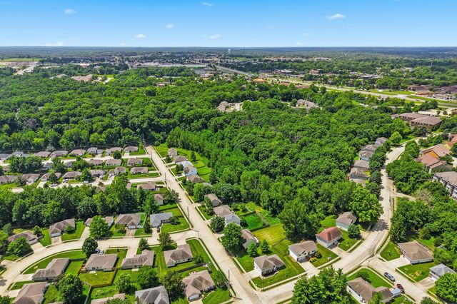2403 UMC DR, Columbia, MO 65201