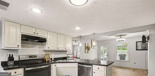 4238 Rocky Ledge Way, Snellville, GA 30039