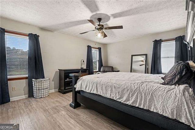 4238 Rocky Ledge Way, Snellville, GA 30039