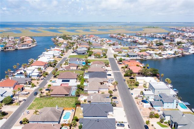 13833 Hawksnest Bay Dr, Corpus Christi, TX 78418