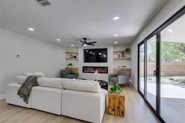 2729 Fire Water Court, Las Vegas, NV 89117
