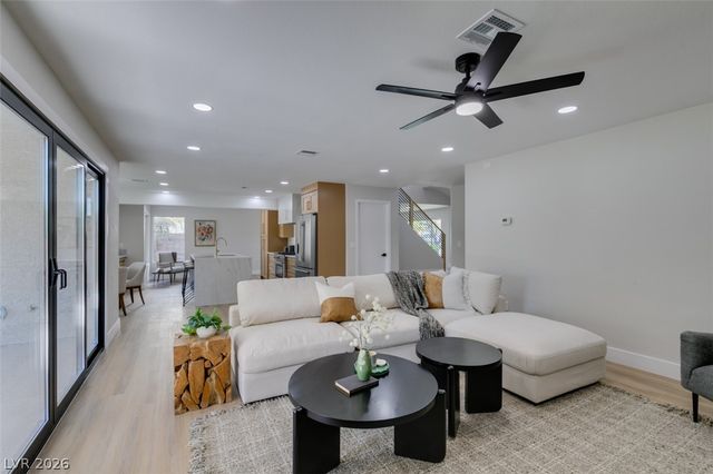 2729 Fire Water Court, Las Vegas, NV 89117