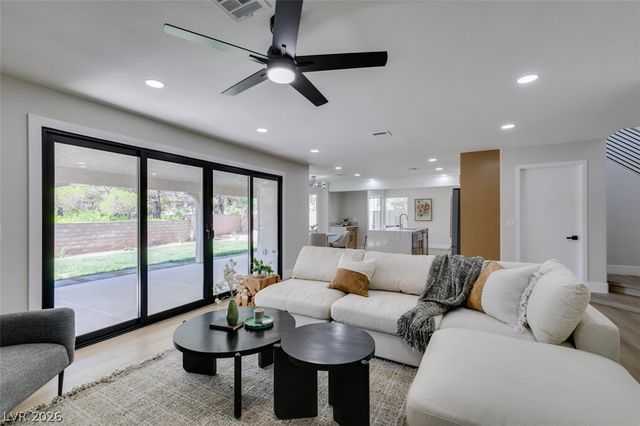 2729 Fire Water Court, Las Vegas, NV 89117