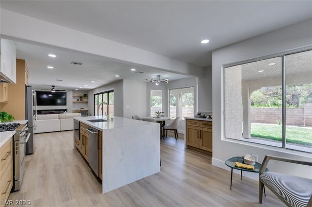 2729 Fire Water Court, Las Vegas, NV 89117