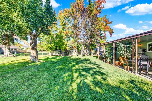 171 Mckinley Cir, Vacaville, CA 95687