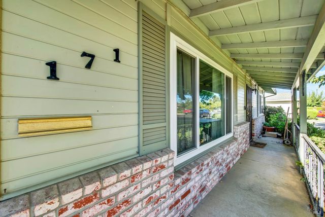 171 Mckinley Cir, Vacaville, CA 95687