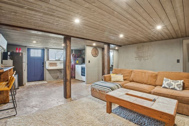 2108 Jones Cir, Nashville, TN 37207