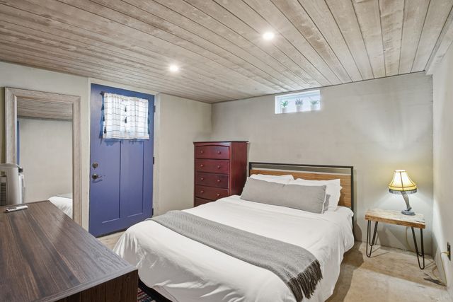 2108 Jones Cir, Nashville, TN 37207