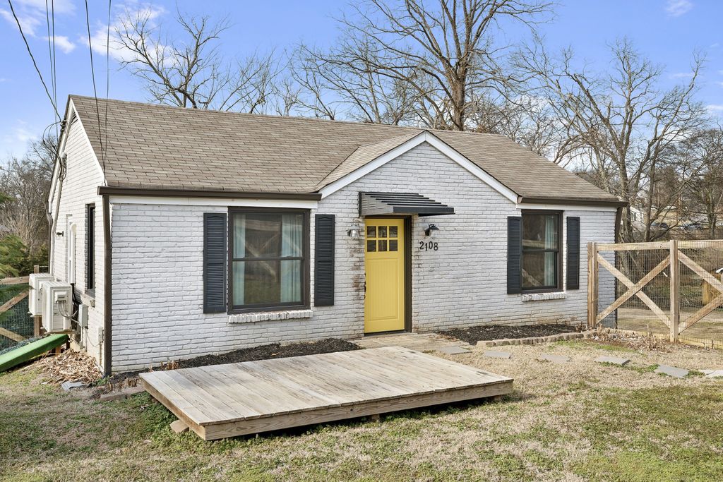 2108 Jones Cir, Nashville, TN 37207