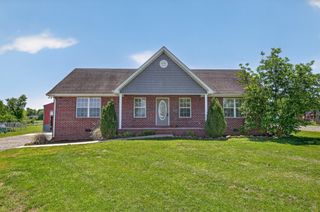 1014 Spire Way Dr, Castalian Springs, TN 37031