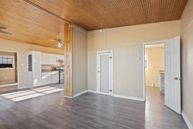 423 Mountain View Rd, Alpine, TX 79830