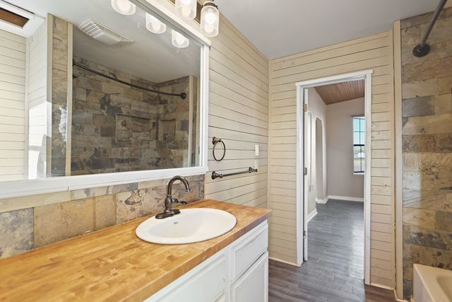 423 Mountain View Rd, Alpine, TX 79830