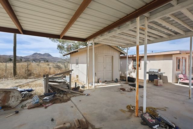423 Mountain View Rd, Alpine, TX 79830