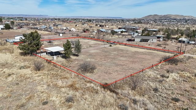 423 Mountain View Rd, Alpine, TX 79830